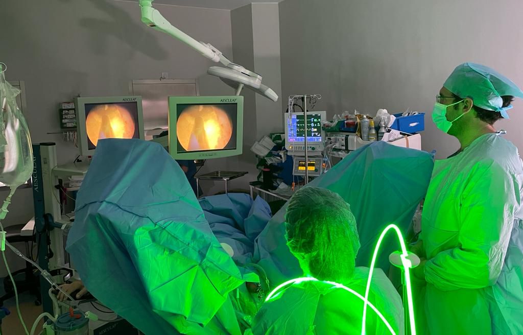 El Hospital de Valme incorpora en Sevilla la `fotovaporización con láser verde´ para tratar la hiperplasia benigna de próstata
