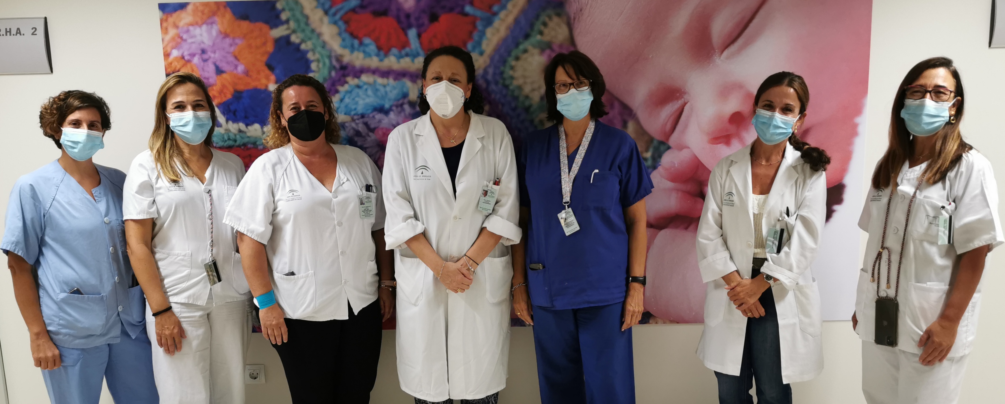El Hospital de Valme ha mantenido en pandemia el programa `Piel con piel en el postparto inmediato´, aunando humanización y seguridad asistencial