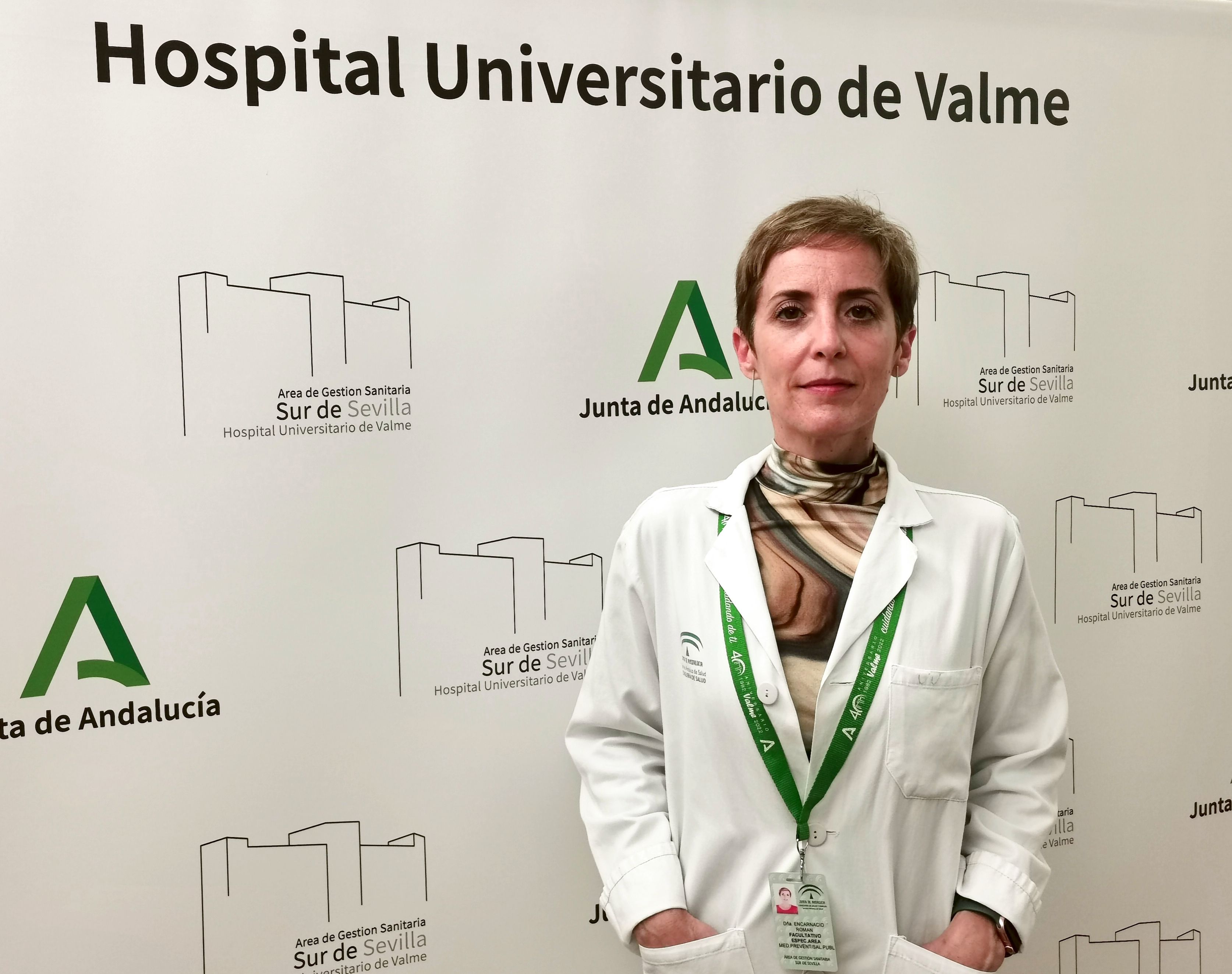 La facultativa del Hospital de Valme, Encarnación Román, directora de la Estrategia Conjunta del Plan frente a la Resistencia a los Antibióticos de Andalucía