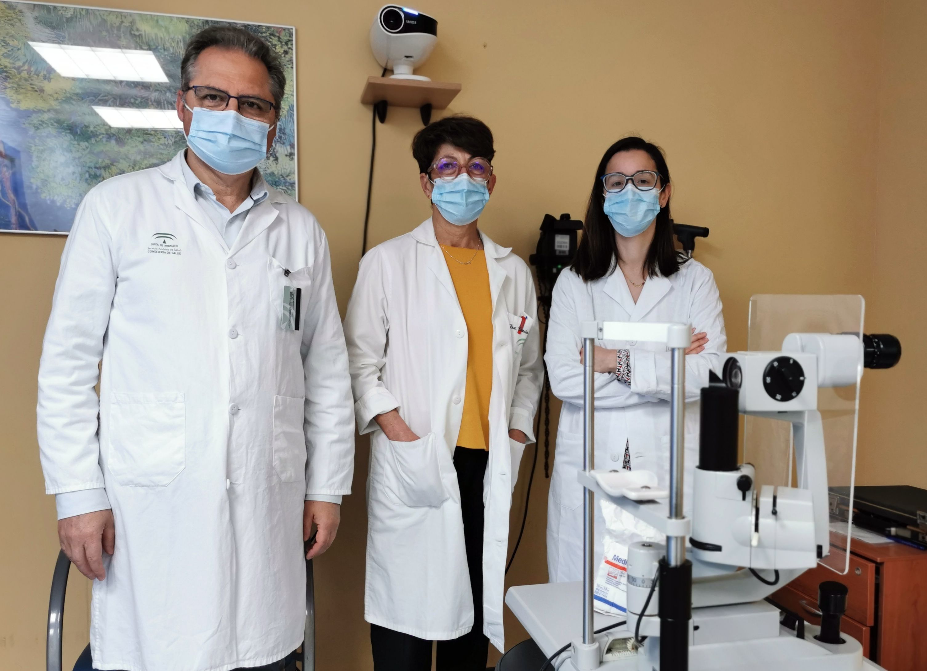 El Hospital de Valme afianza el abordaje precoz y mínimamente invasivo del glaucoma
