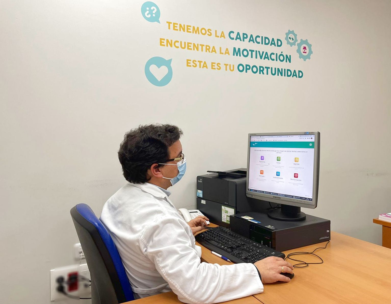 El Hospital de Valme lidera una Guía nacional para profesionales y pacientes sobre la implementación de la Telefarmacia