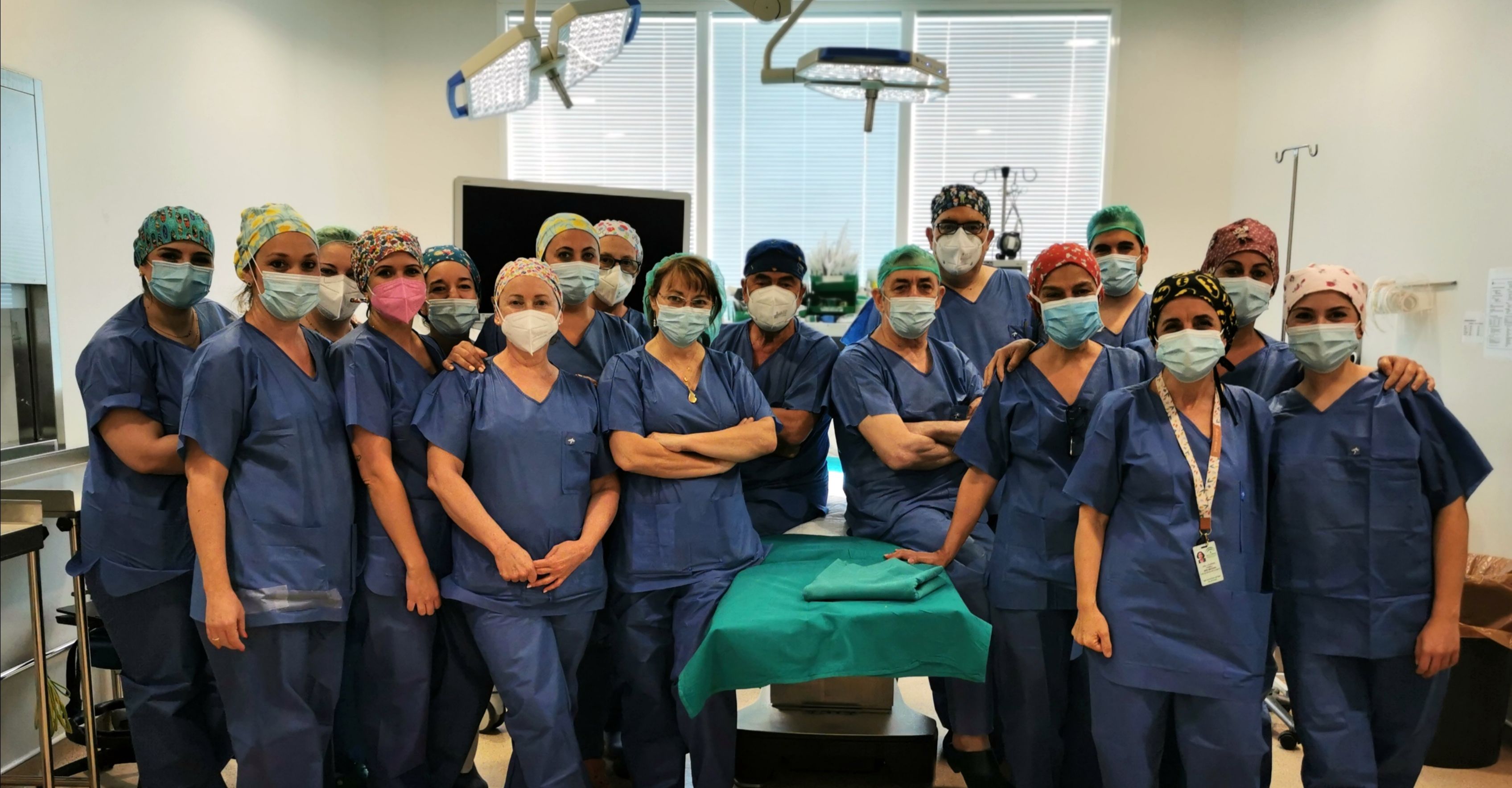 El Área Hospitalaria de Valme despide a su cirujano Juan Marín Morales, precursor de la cirugía mayor sin ingreso a nivel nacional